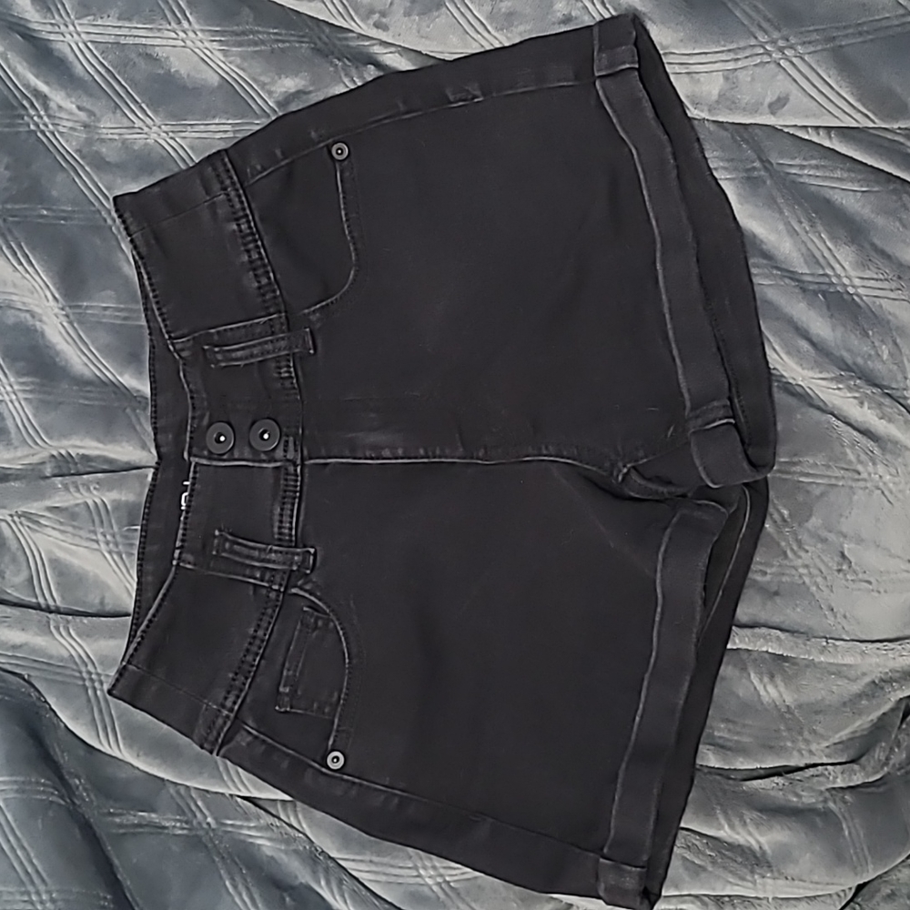 🟣 Black Denim Shorts